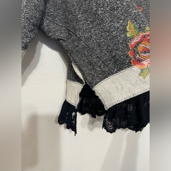Ivy Jane Knit Floral Cross Stitch Sweater Cropped Short Gray Black Lace Medium - Picture 3 of 10